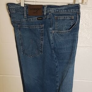 Wrangler Relaced Blue Jeans Timeless Fit